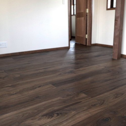 Массивная доска Missouri Орех американский натур масло 400 – 1800×127×19 Массивная доска Missouri Орех американский натур масло 400 – 1800×127×19