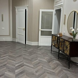 Кварцвиниловый SPC ламинат Vinilam Parquet Chevron Шеврон Легран RI444515CL4 французская елка 1293×305×8,5