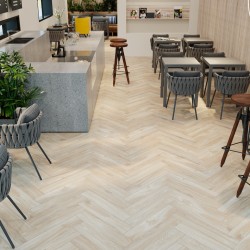 Кварцвиниловый SPC ламинат Cronafloor Herringbone Дуб Ницца H002 венгерская елка 640×128×4,5