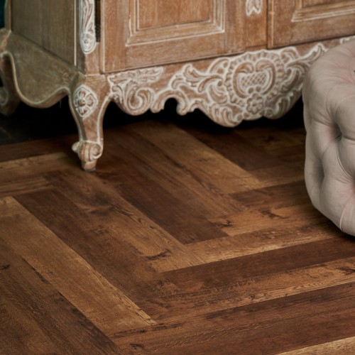 Кварцвиниловая плитка Vinilam клеевая Parquet Herringbone Glue Паркет Версальский GD11177 венгерская елка 762×152,4×2,5 фото в интерьере