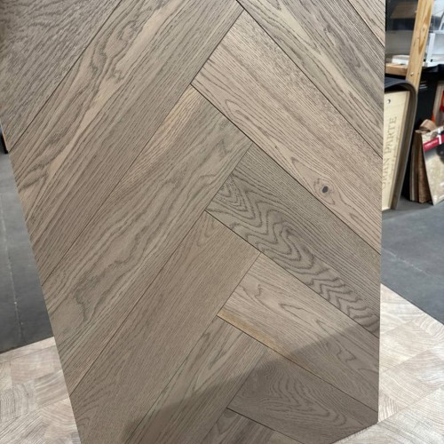 Инженерная доска HM Flooring Дуб Decor 31 Прайм венгерская ёлка 600×125×14