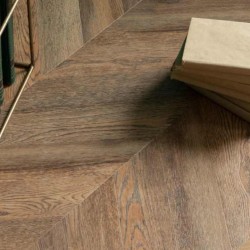 Кварцвиниловая плитка Vinilam клеевая Parquet Chevron Glue Шеврон Нормандия RI153610CL4 французская елка 690×115×2,5