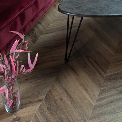 Кварцвиниловая плитка Vinilam клеевая Parquet Chevron Glue Шеврон Лувр I107516 французская елка 690×115×2,5