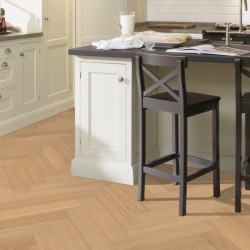 Паркетная доска Kahrs Life Authentic Herringbone Oak Chamomille Left LTCLRW5001L-121 Calm венгерская елка 593×121×10