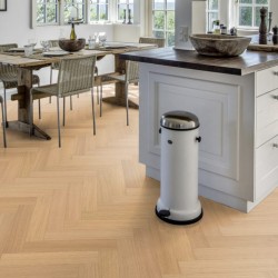 Паркетная доска Kahrs Life Authentic Herringbone Oak Chamomille Left LTCLRW5001L-121 Calm венгерская елка 593×121×10