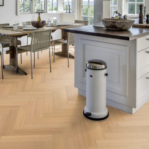 Паркетная доска Kahrs Life Authentic Herringbone Oak Chamomille Left LTCLRW5001L-121 Calm венгерская елка 593×121×10