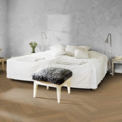 Паркетная доска Kahrs Life Authentic Herringbone Oak Sage Left LTCLRW5004L-121 Calm венгерская елка 593×121×10