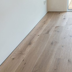 Микроплинтус алюминиевый Decaro M15A Titanium Brush Титановый браш 2000×6×15