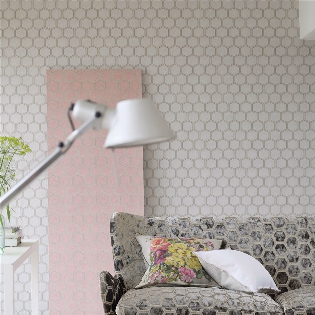 Обои Designers Guild Chinon Manipur Oyster PDG1121/03 фото в интерьере