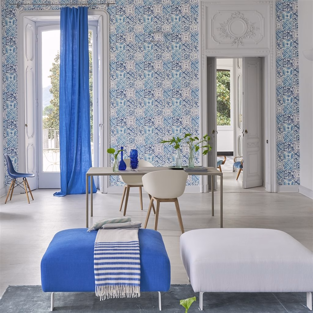 Обои Designers Guild Majolica Pesaro Cobalt PDG1021/01 фото в интерьере