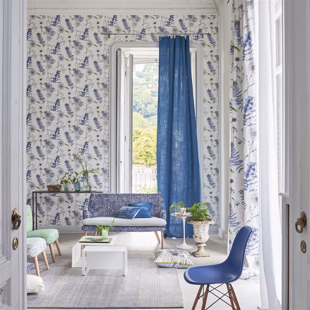 Обои Designers Guild Majolica Acanthus Indigo PDG1022/01 фото в интерьере