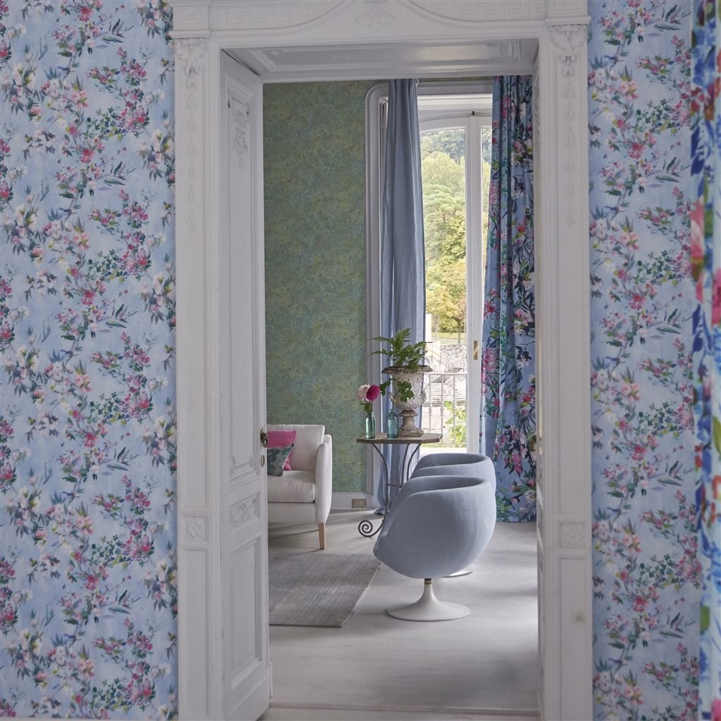 Обои Designers Guild Majolica Faience Sky PDG1024/01 фото в интерьере