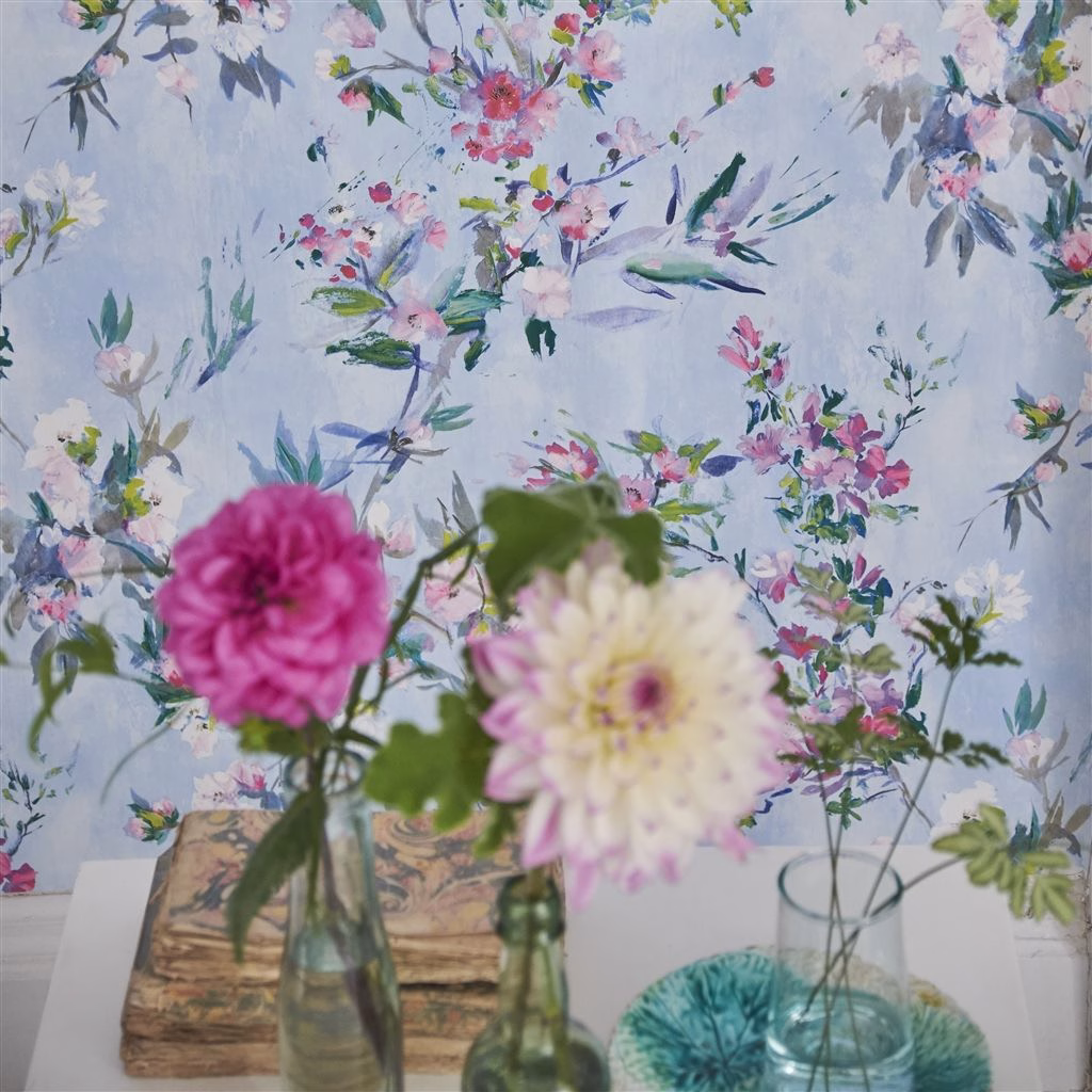 Обои Designers Guild Majolica Faience Sky PDG1024/01 фото в интерьере