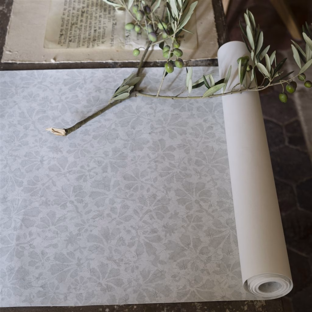 Обои Designers Guild Marquisette Arlay-Graphite PDG686/08 фото в интерьере