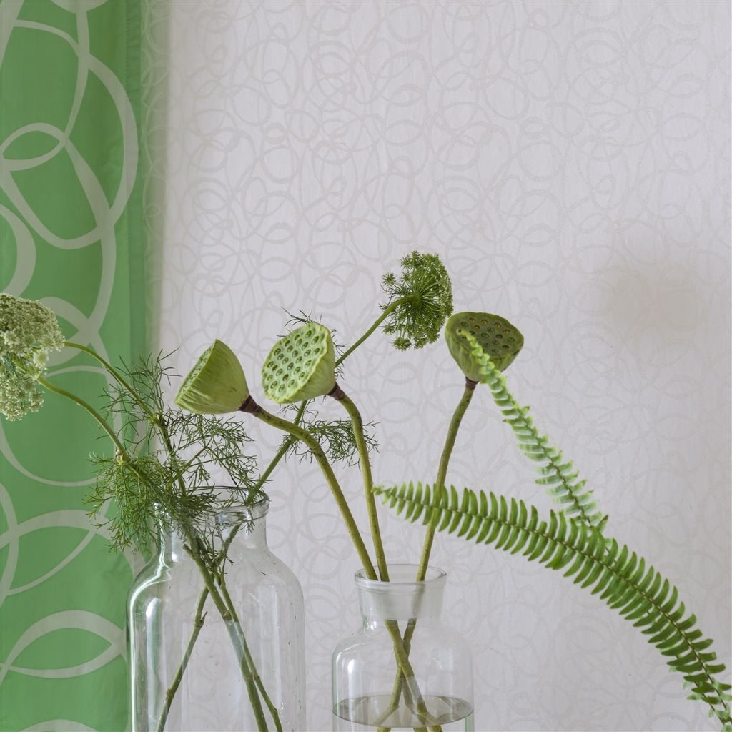 Обои Designers Guild Marquisette Girandole-Silver PDG690/04 фото в интерьере