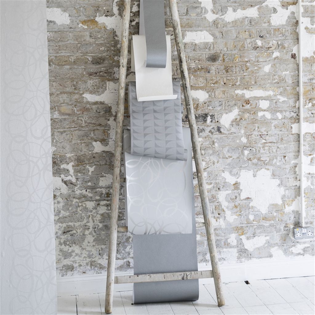 Обои Designers Guild Marquisette Ernani-Silver P502/60 фото в интерьере