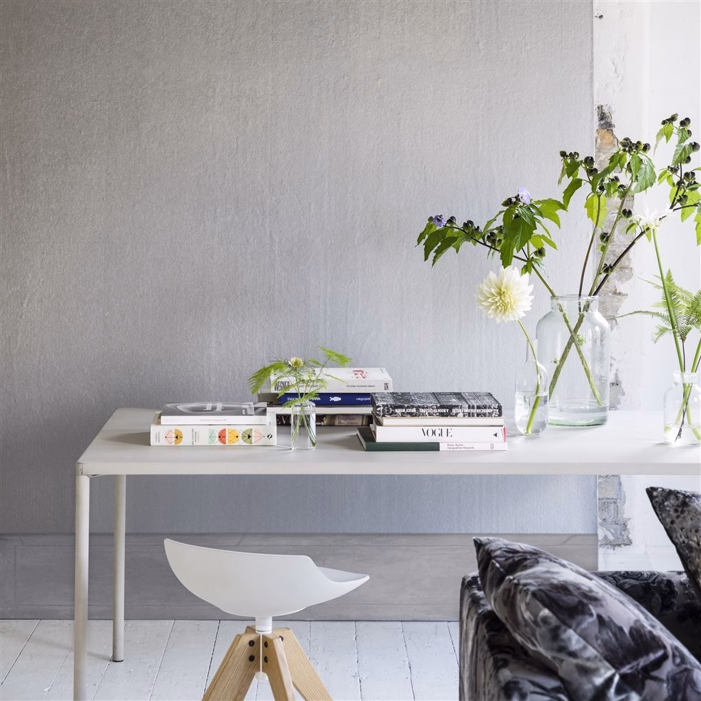 Обои Designers Guild Marquisette Ernani-Graphite P502/61 фото в интерьере