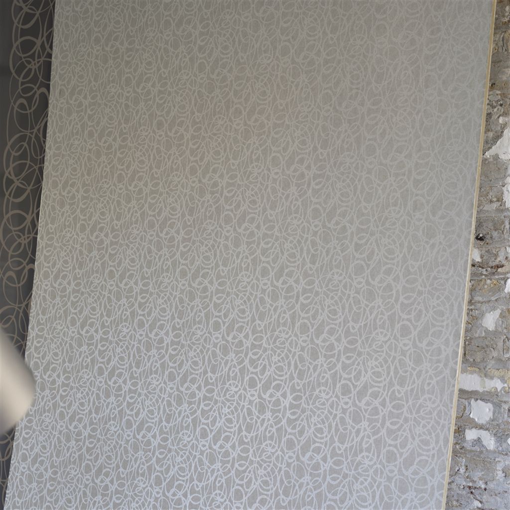 Обои Designers Guild Marquisette Girandole-Linen PDG690/02 фото в интерьере