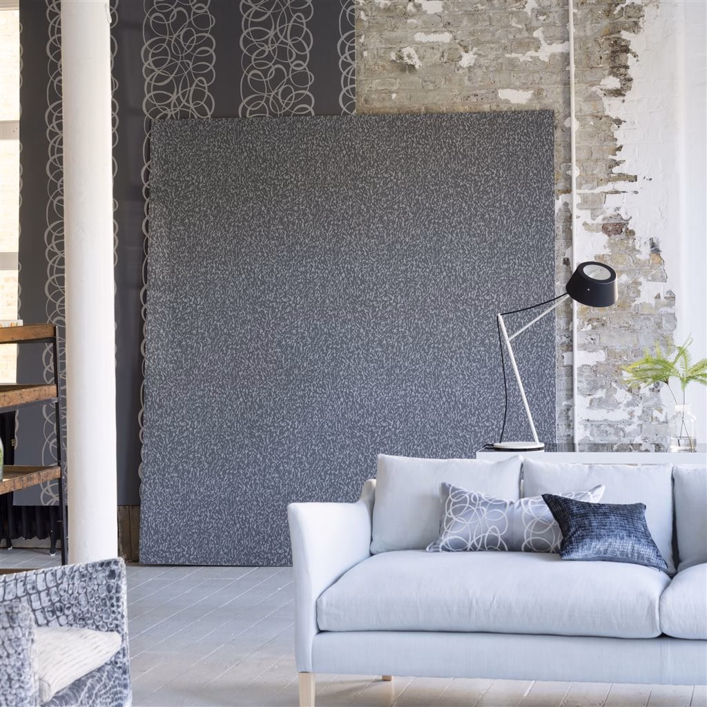 Обои Designers Guild Marquisette Torlonia-Noir PDG693/04 фото в интерьере