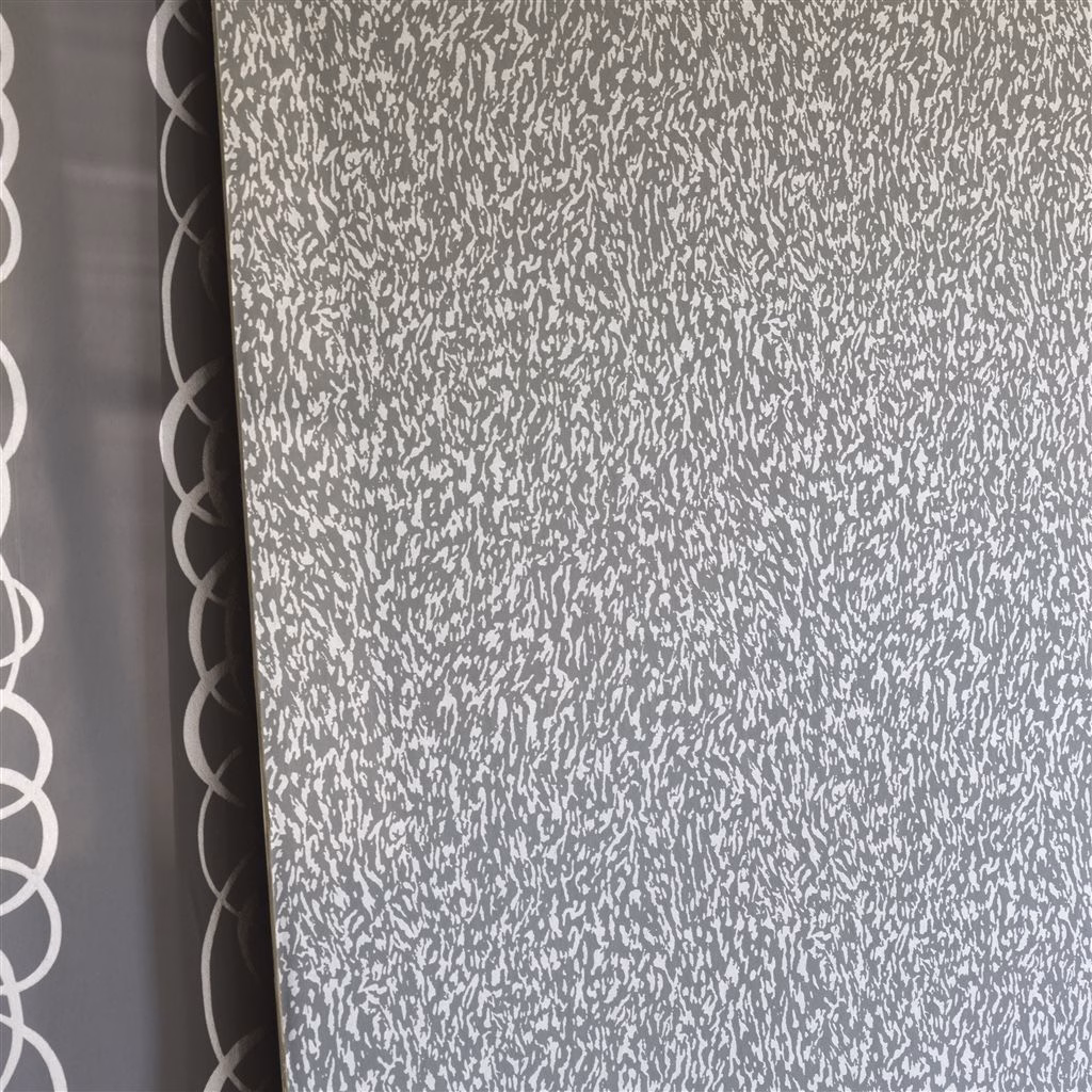 Обои Designers Guild Marquisette Torlonia-Noir PDG693/04 фото в интерьере