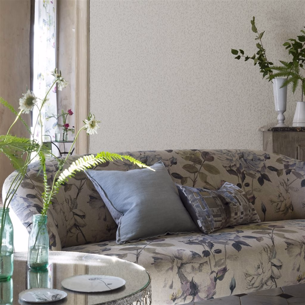 Обои Designers Guild Marquisette Torlonia-Linen PDG693/02 фото в интерьере