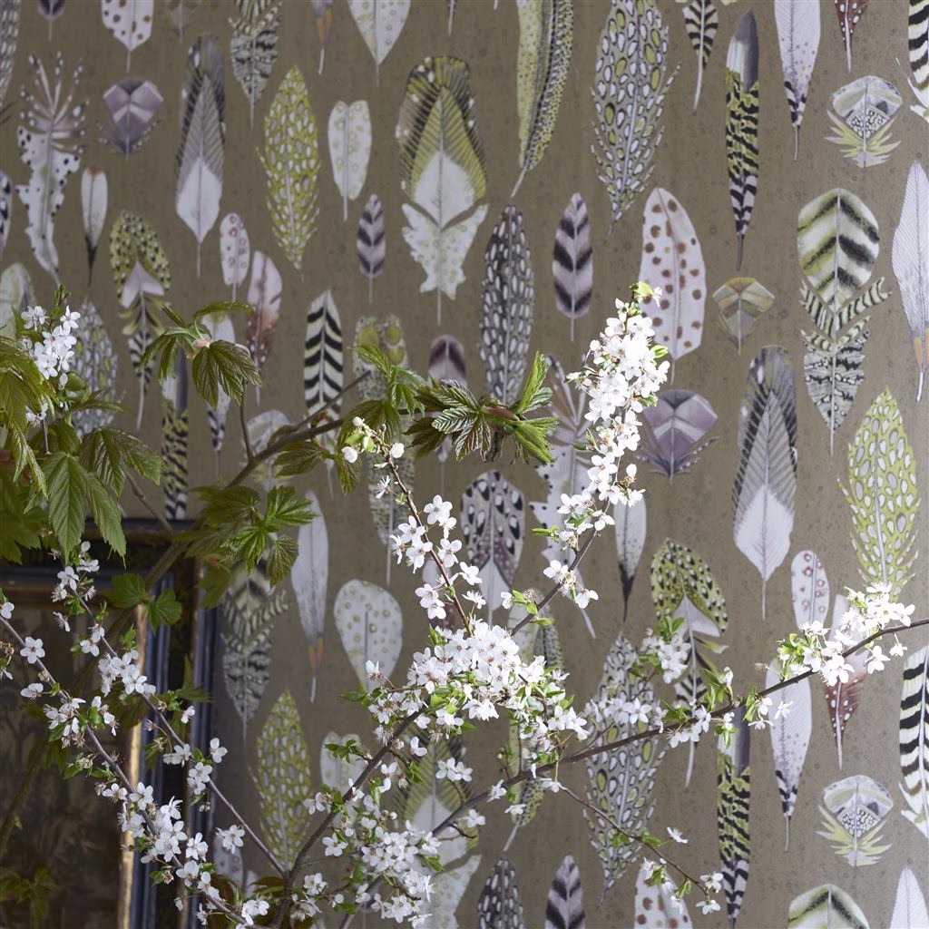 Обои Designers Guild Tulipa Stellata Quill Gold PDG1030/02 фото в интерьере