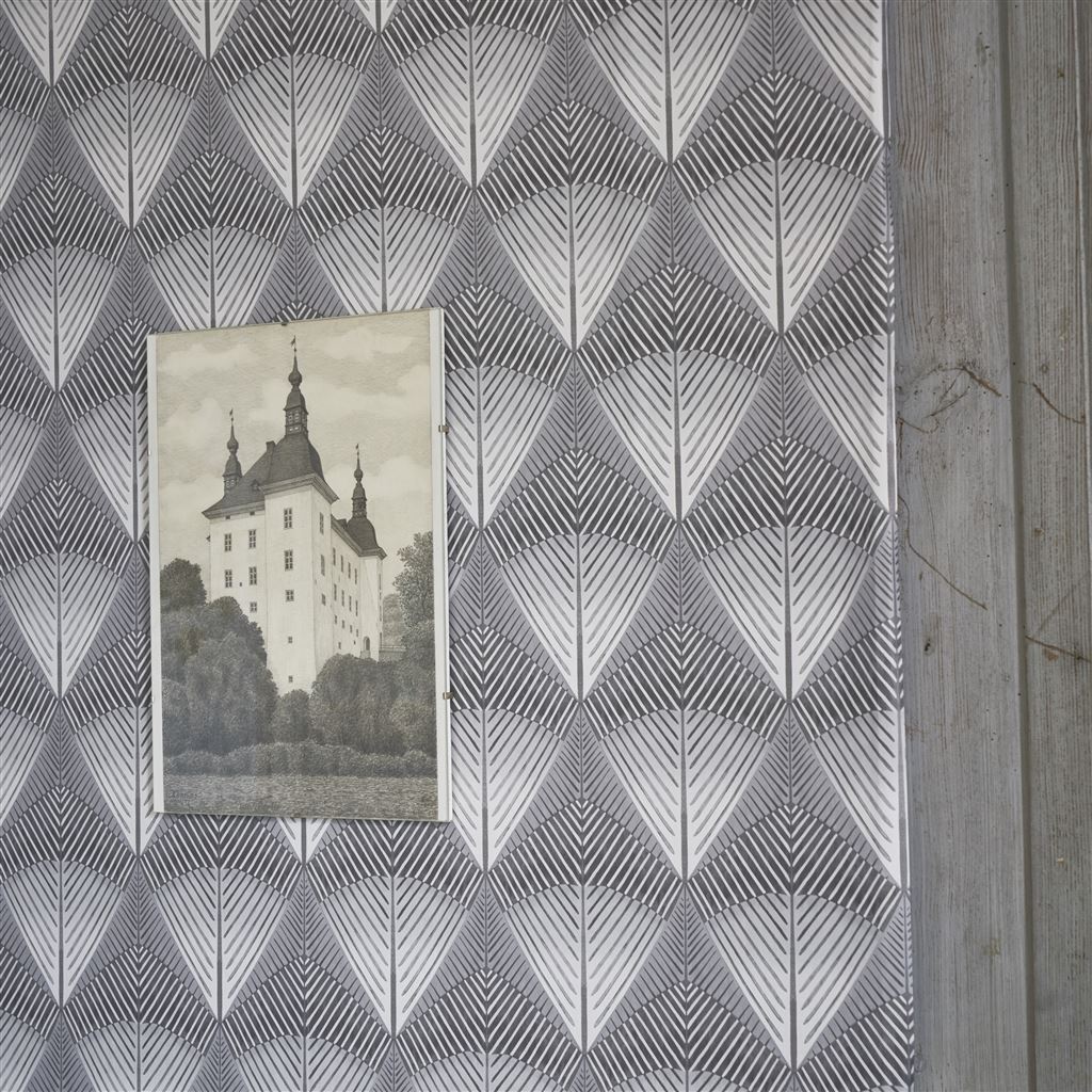 Обои Designers Guild Tulipa Stellata Veren Charcoal PDG1032/01