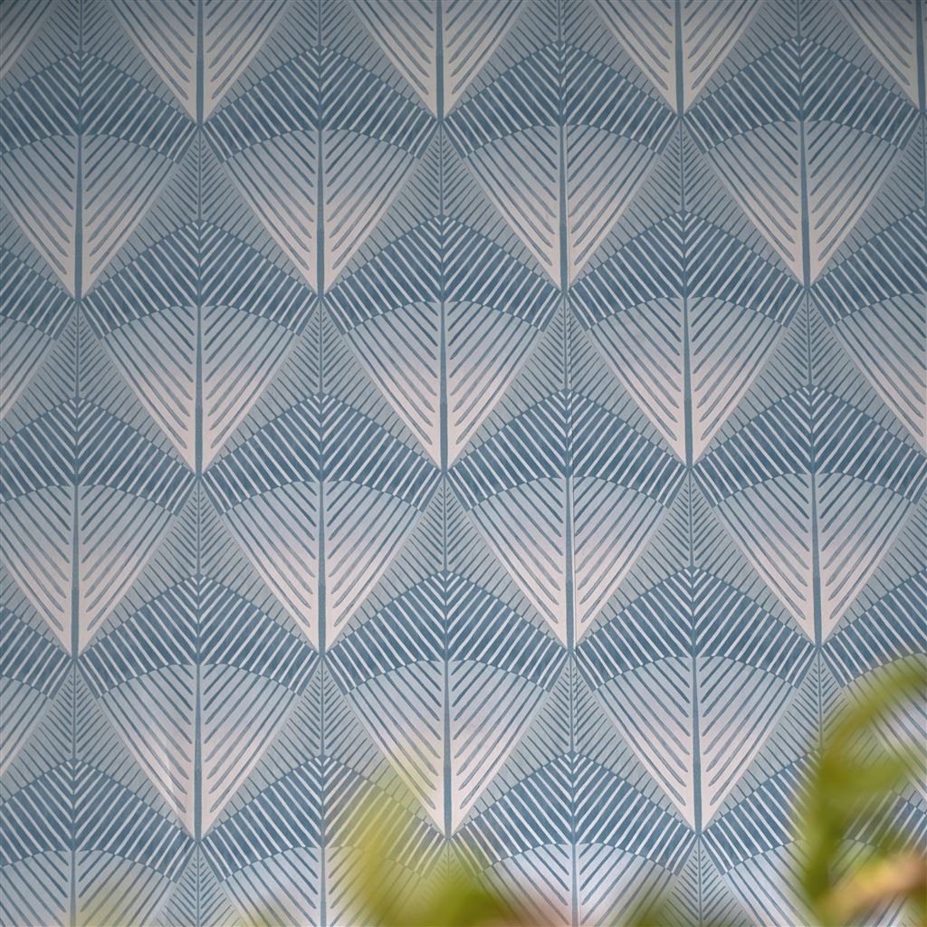 Обои Designers Guild Tulipa Stellata Veren Ocean PDG1032/04 фото в интерьере