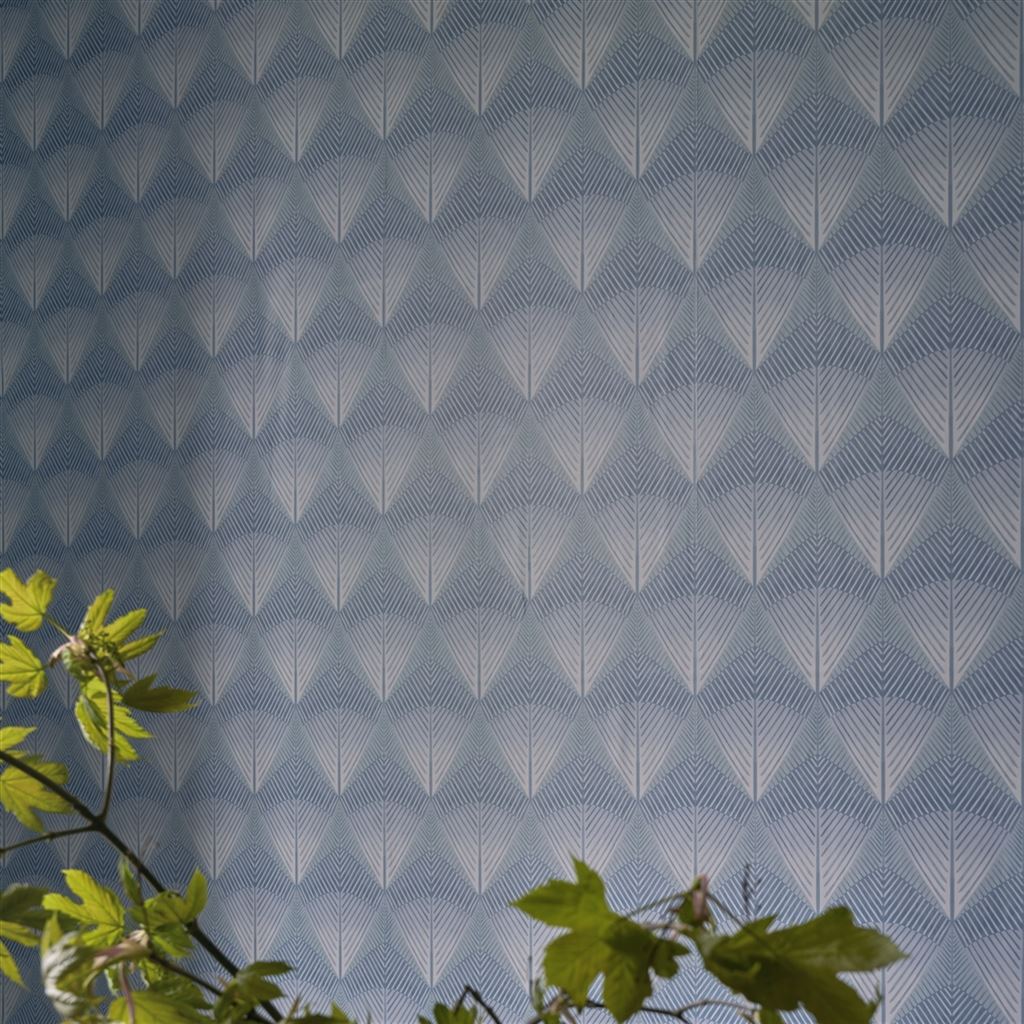 Обои Designers Guild Tulipa Stellata Veren Ocean PDG1032/04 фото в интерьере