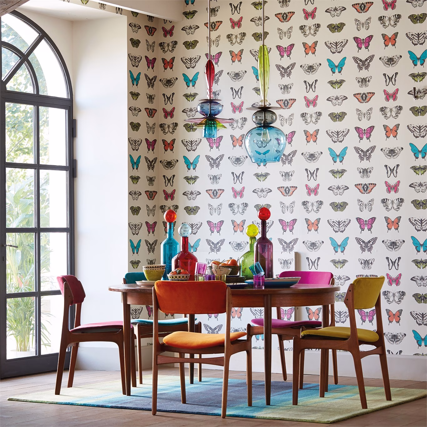 Обои Harlequin Amazilia Papilio Flamingo/Papaya/Olive 111079 фото в интерьере