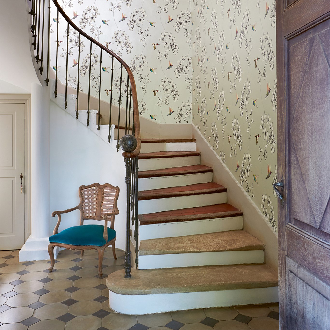 Обои Harlequin Amazilia Silver 111062 фото в интерьере