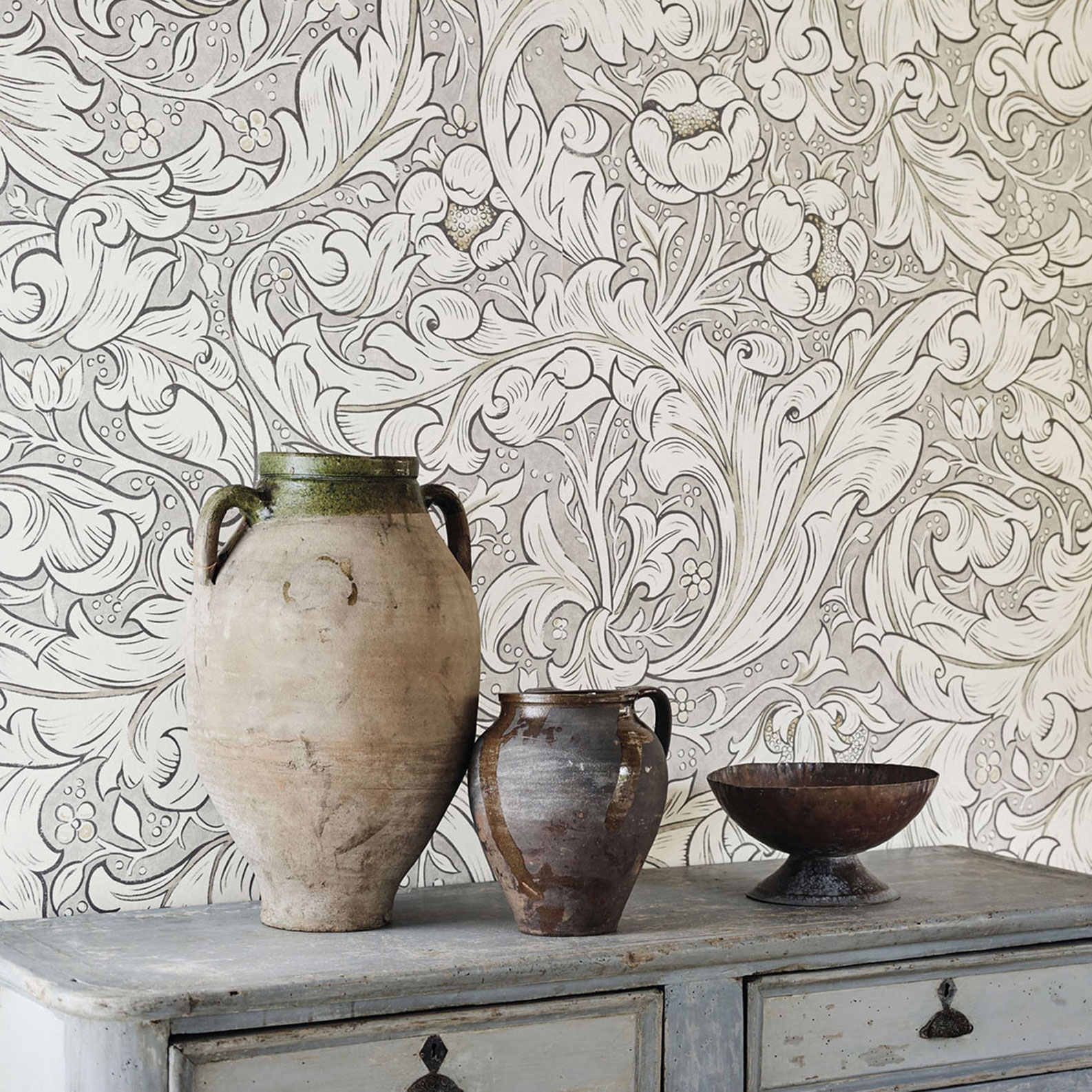 Обои Morris Pure Bachelors Button 216051 фото в интерьере