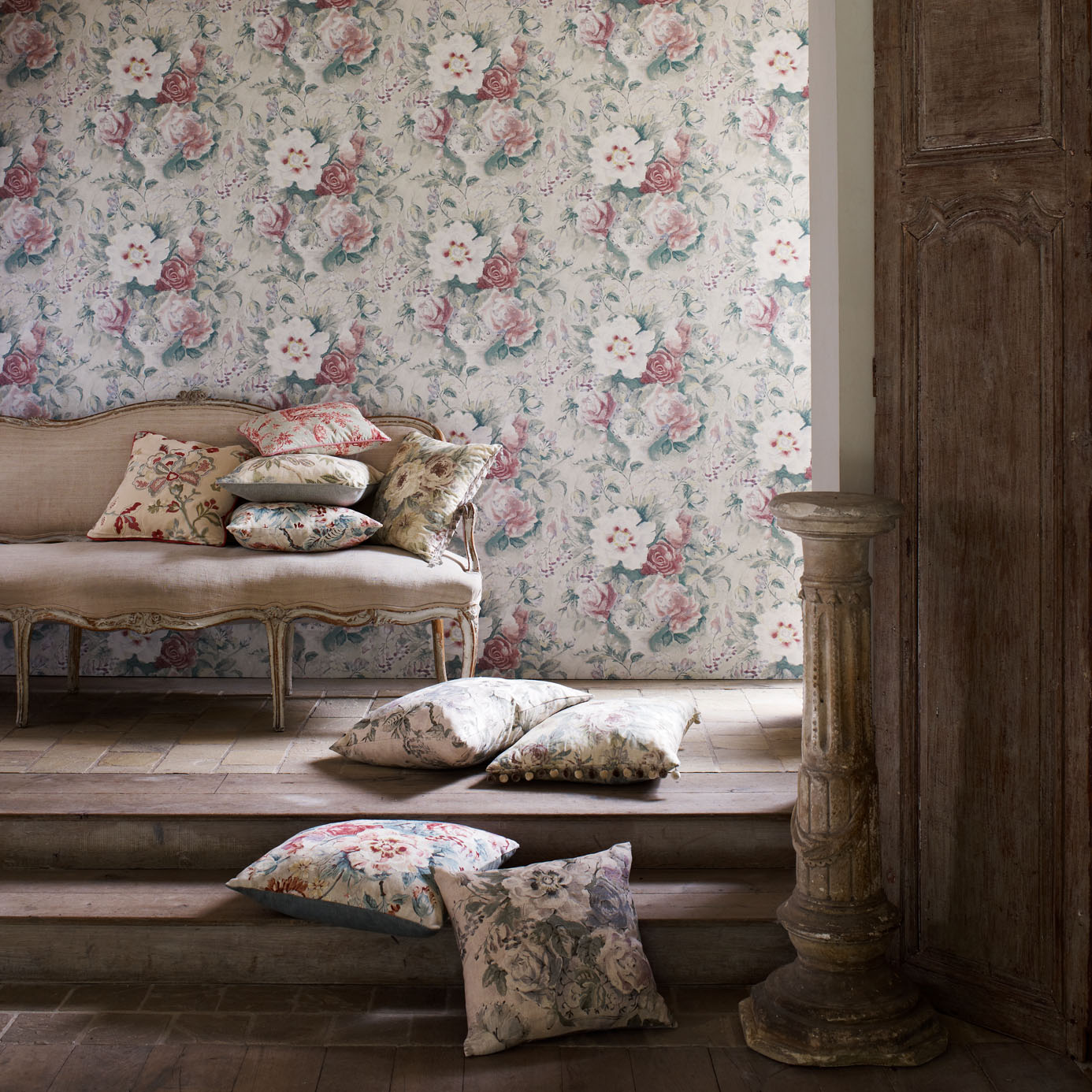 Обои Sanderson Fabienne Giselle 214089 фото в интерьере