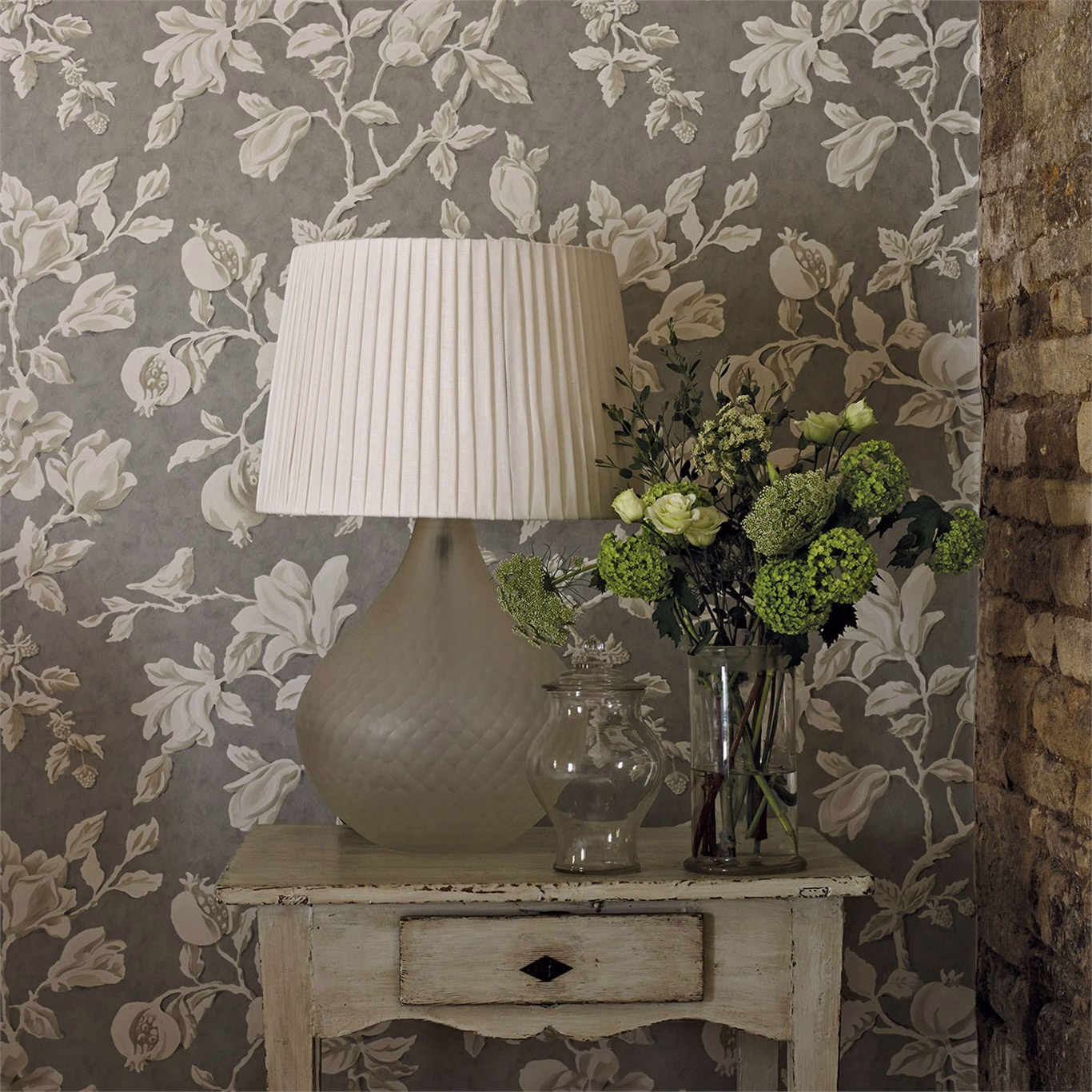 Обои Sanderson Woodland Walk Magnolia & Pomegranate 215722 фото в интерьере