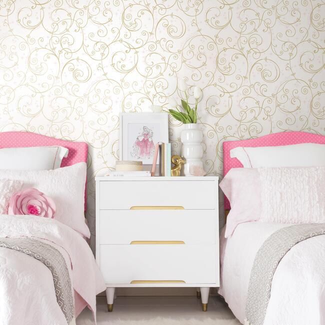 Обои York Disney IV Disney Princess Perfect Scroll DI0905 фото в интерьере