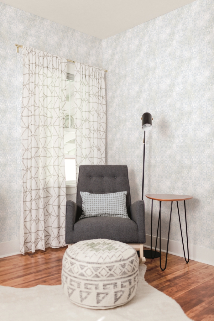 Обои York Disney IV Disney Frozen 2 Snowflake DI0962 фото в интерьере