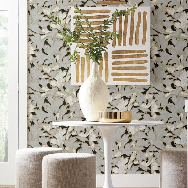 Обои York Modern Heritage 125th Anniversary Acanthus Toss NV5510 фото в интерьере