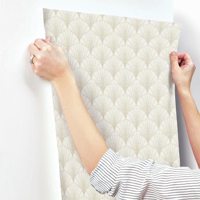 Обои York Modern Heritage 125th Anniversary Scalloped Pearls NV5549