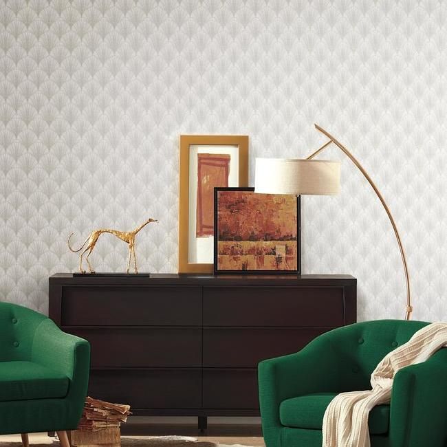 Обои York Modern Heritage 125th Anniversary Scalloped Pearls NV5550