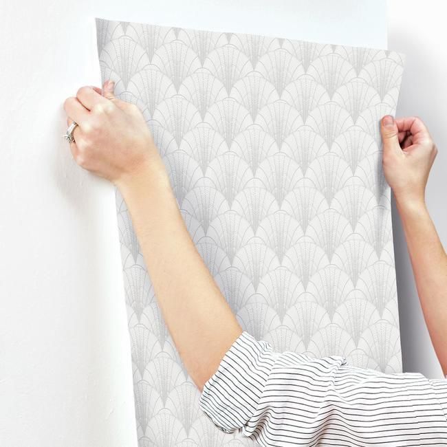 Обои York Modern Heritage 125th Anniversary Scalloped Pearls NV5550