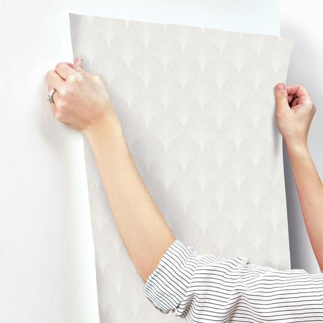 Обои York Modern Heritage 125th Anniversary Scalloped Pearls NV5551