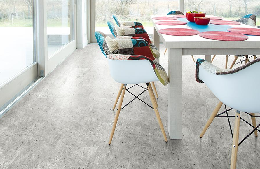 Пробковый пол замковый Corkstyle Marmo Cement 620×450×10 фото в интерьере