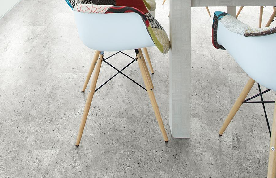 Пробковый пол замковый Corkstyle Marmo Cement 620×450×10 фото в интерьере