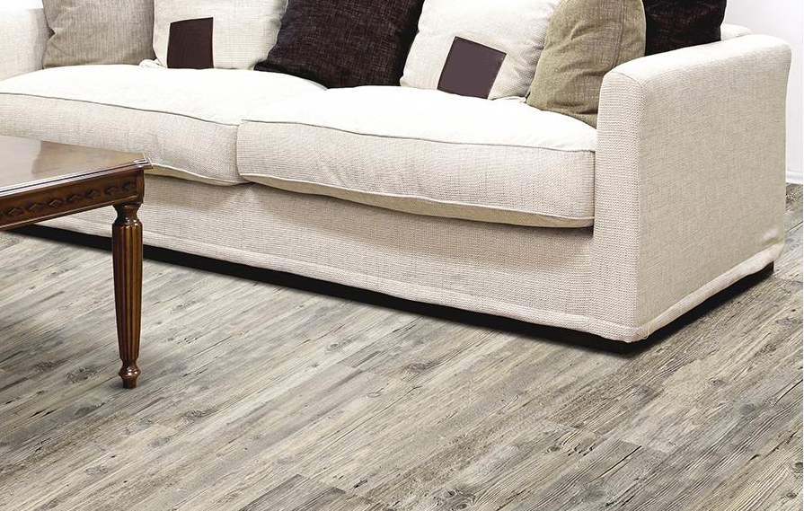 Пробковый пол клеевой Corkstyle Wood Larch Washed 915×305×6 фото в интерьере