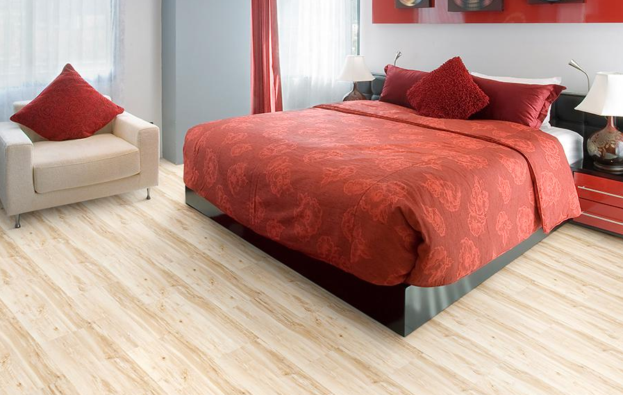 Пробковый пол клеевой Corkstyle Wood Maple 915×305×6 фото в интерьере