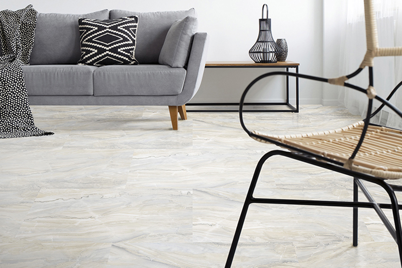 Пробковый пол замковый Corkstyle Marmo Perla 620×450×10 фото в интерьере