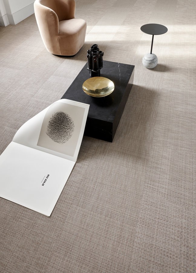 Виниловый пол Bolon плетёный Elements Cork 108294 500×500×3 фото в интерьере Виниловый пол Bolon плетёный Elements Cork 108294 500×500×3 фото в интерьере