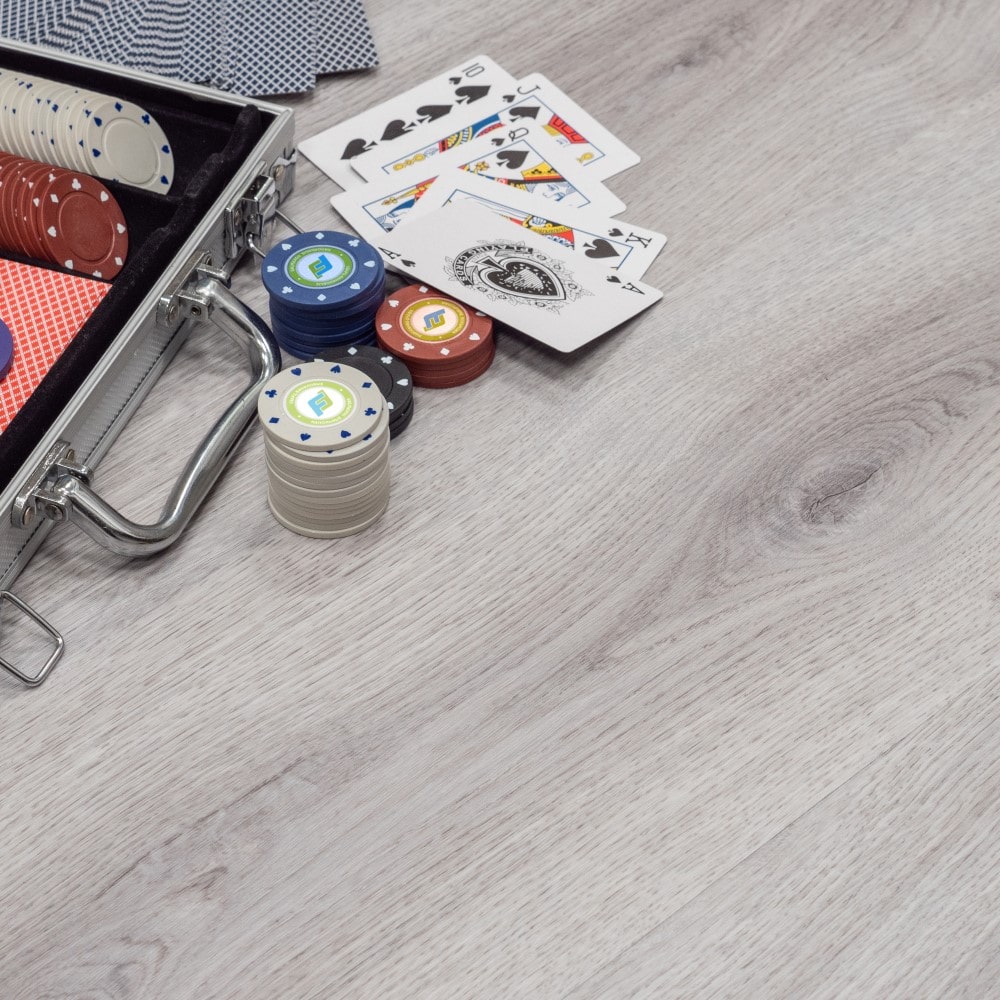 Кварцвиниловая плитка FineFloor замковая Light Дуб Котка FF-1375 1314×190×3,6 фото в интерьере Кварцвиниловая плитка FineFloor замковая Light Дуб Котка FF-1375 1314×190×3,6 фото в интерьере