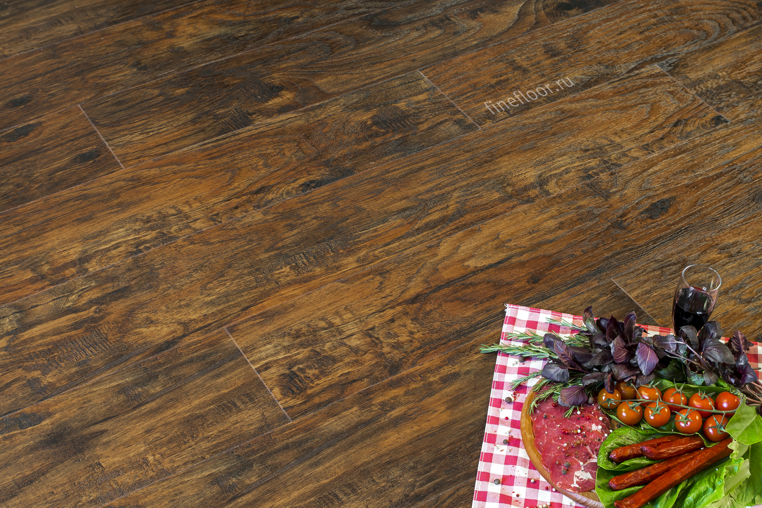 Кварцвиниловая плитка FineFloor клеевая Rich Пекан Порто FF-2066 1320×196×2,5 фото в интерьере Кварцвиниловая плитка FineFloor клеевая Rich Пекан Порто FF-2066 1320×196×2,5 фото в интерьере
