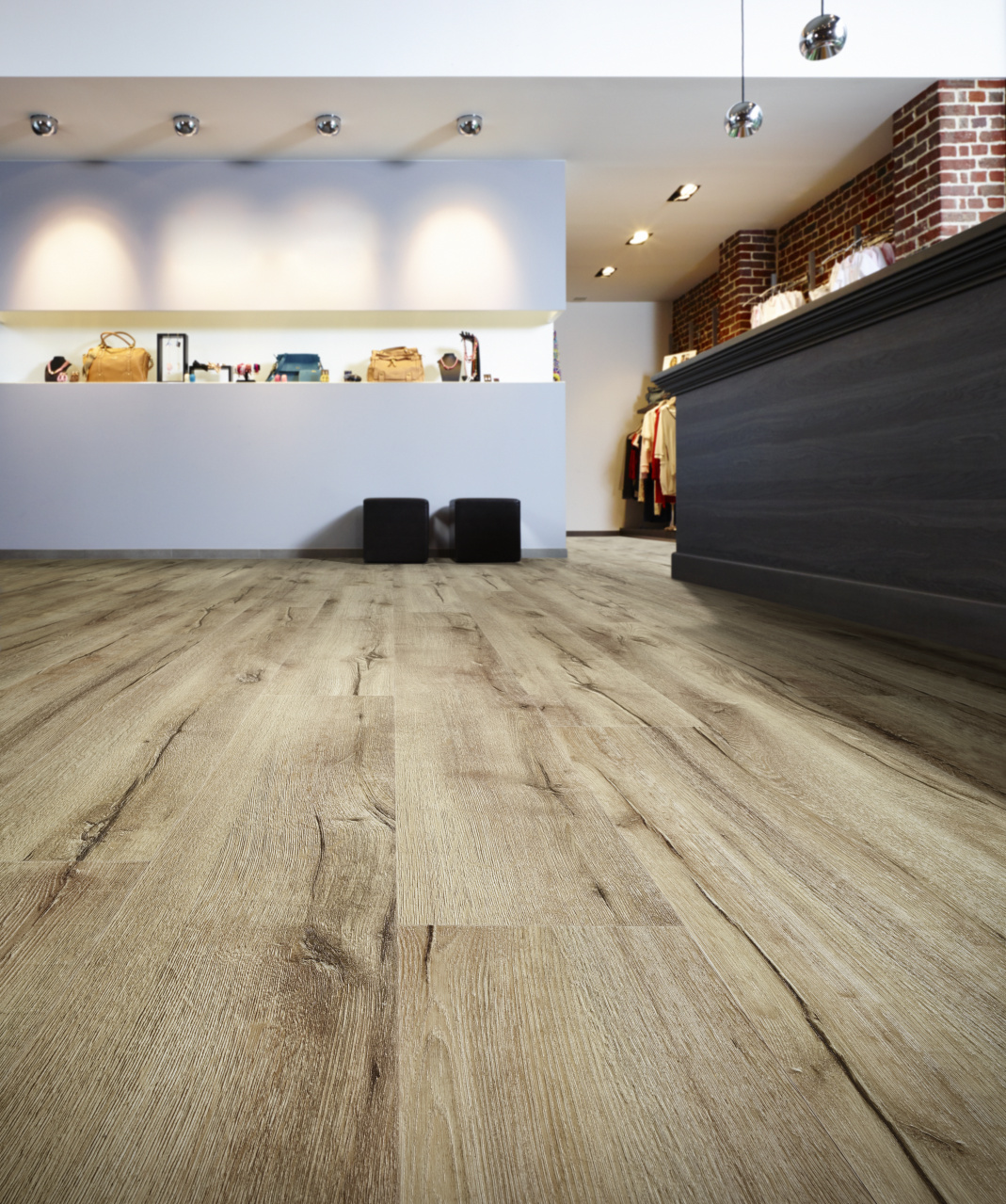 Кварцвиниловая плитка FineFloor замковая Rich Дуб Мале FF-1969 1316×191×4,5 фото в интерьере Кварцвиниловая плитка FineFloor замковая Rich Дуб Мале FF-1969 1316×191×4,5 фото в интерьере